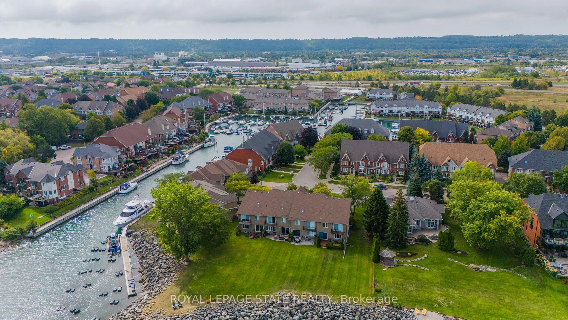 Photo 48 of 55 Edgewater Drive, Hamilton, Lakeshore — HOMEH