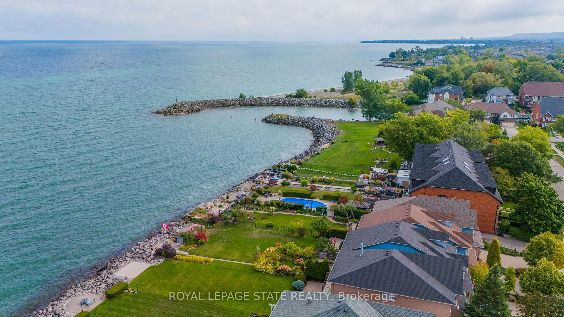 Photo 49 of 55 Edgewater Drive, Hamilton, Lakeshore — HOMEH