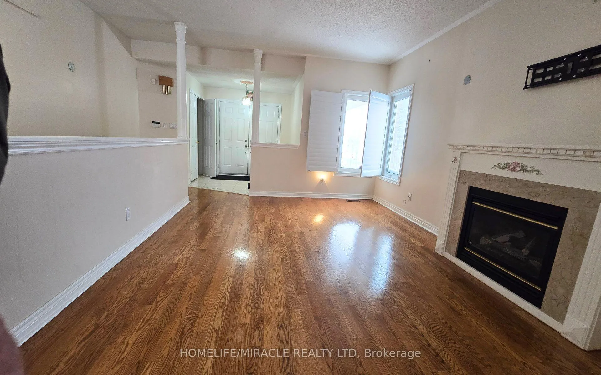 Photo 2 of 28 Rouge Bank Drive, Markham, Legacy — HOMEH