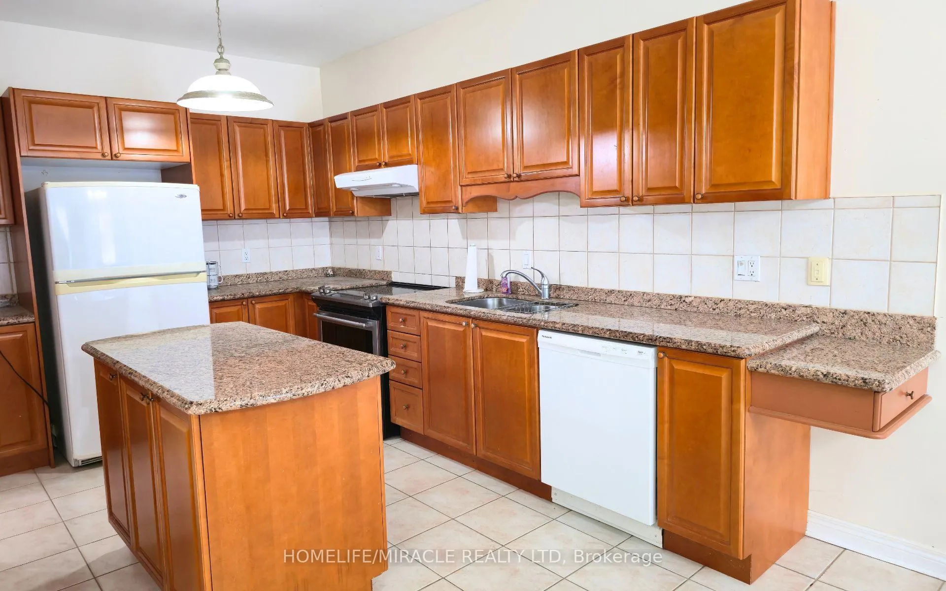 Photo 8 of 28 Rouge Bank Drive, Markham, Legacy — HOMEH