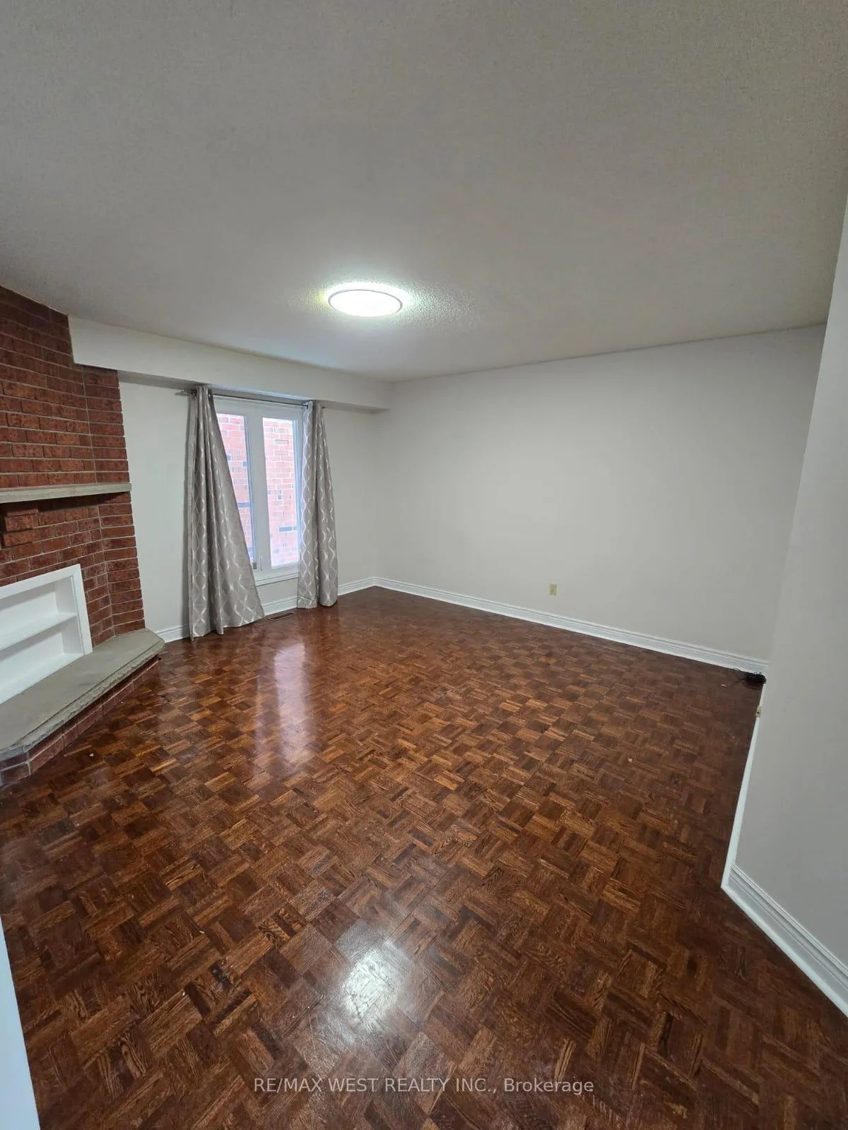 Photo 4 of Unit Upper, 2 Irish Moss Court, Vaughan, East Woodbridge — HOMEH