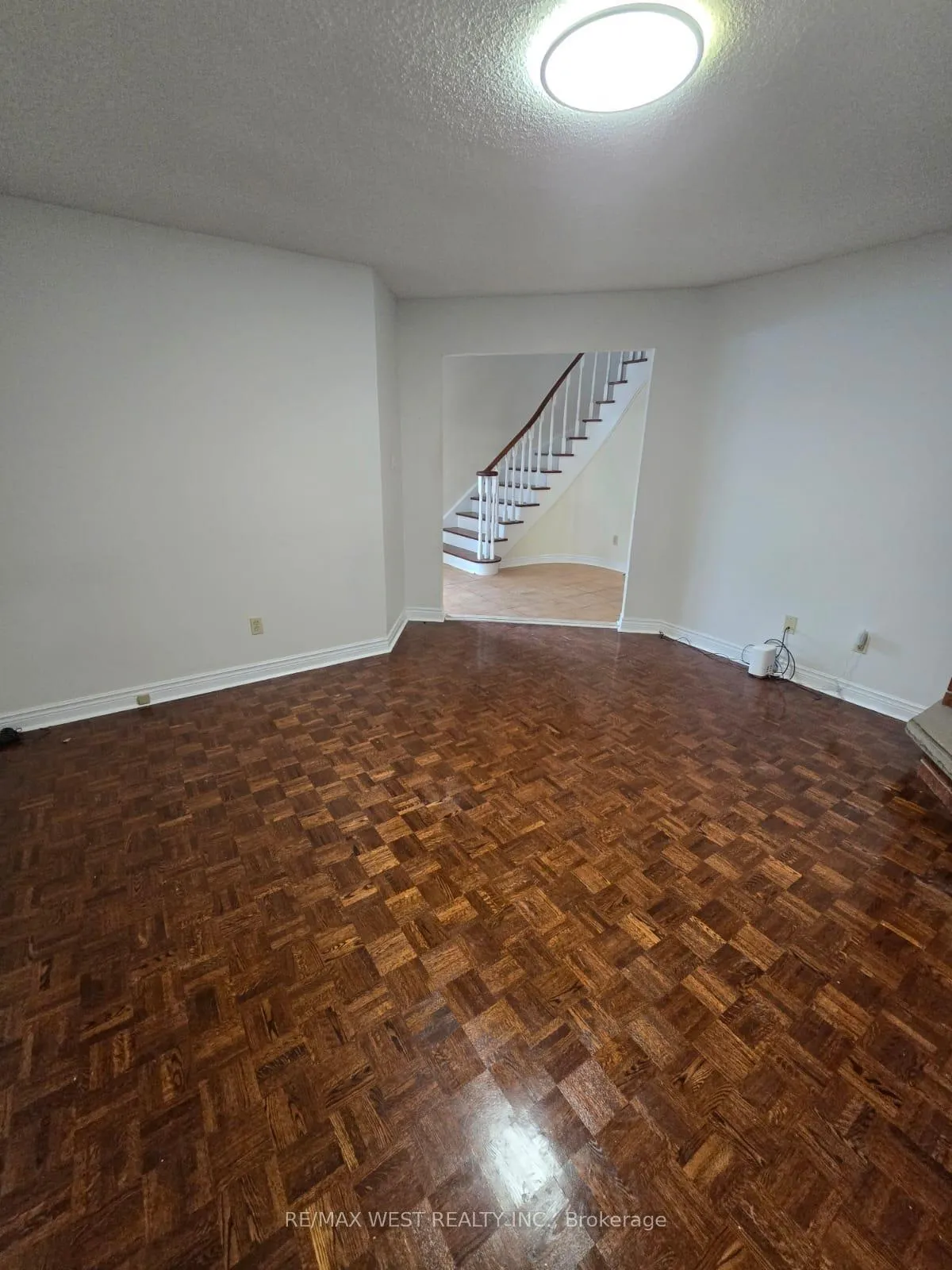 Photo 5 of Unit Upper, 2 Irish Moss Court, Vaughan, East Woodbridge — HOMEH