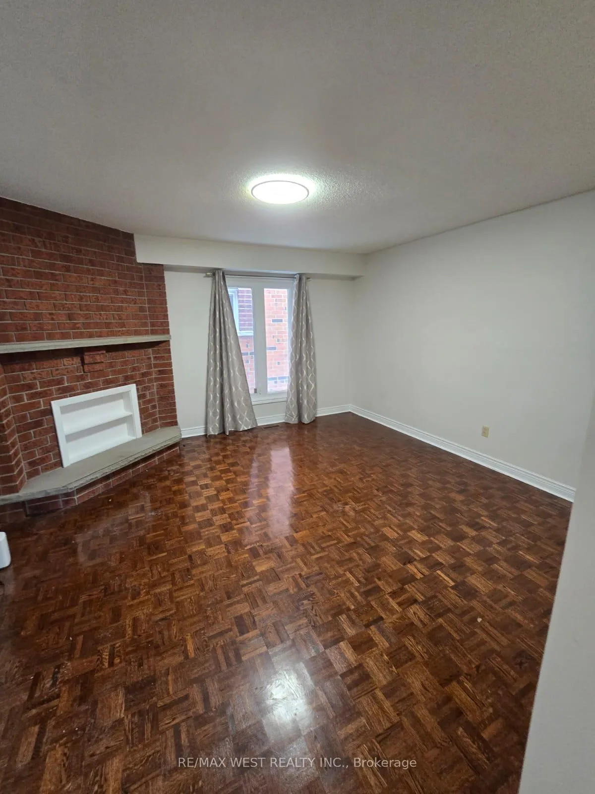 Photo 7 of Unit Upper, 2 Irish Moss Court, Vaughan, East Woodbridge — HOMEH
