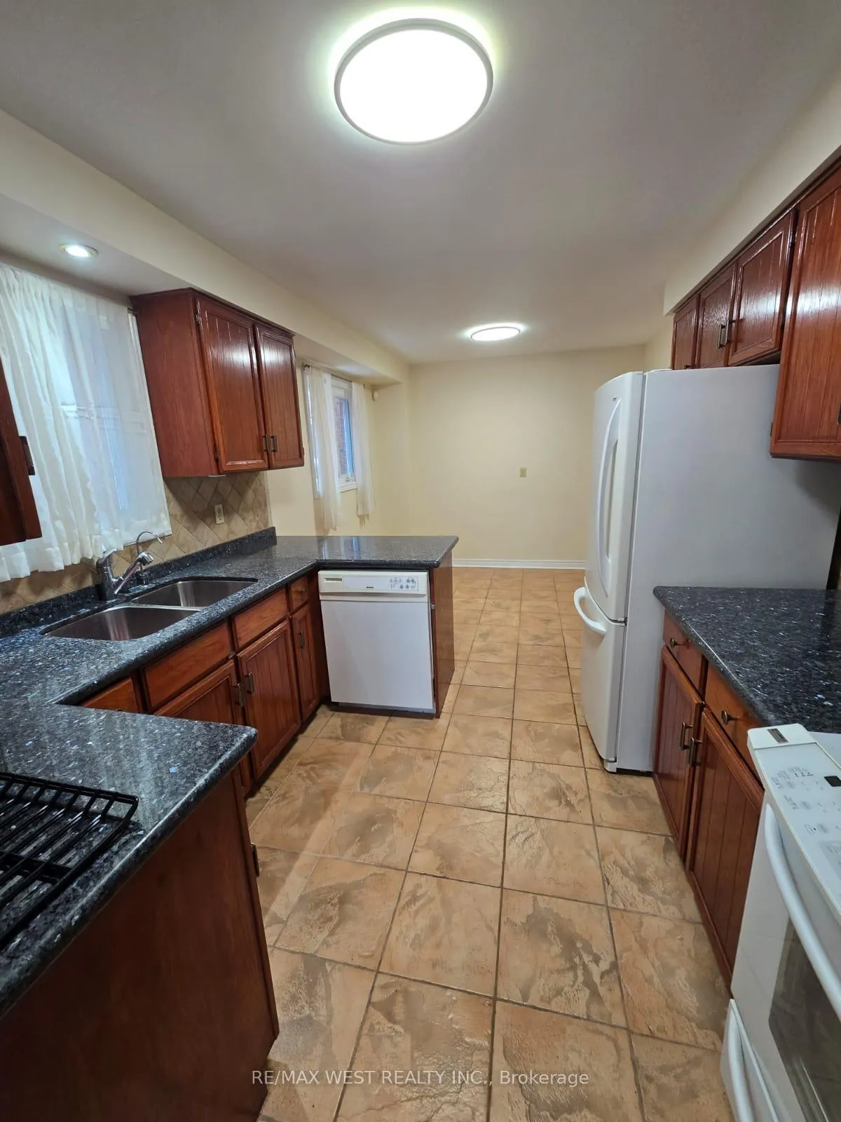 Photo 8 of Unit Upper, 2 Irish Moss Court, Vaughan, East Woodbridge — HOMEH