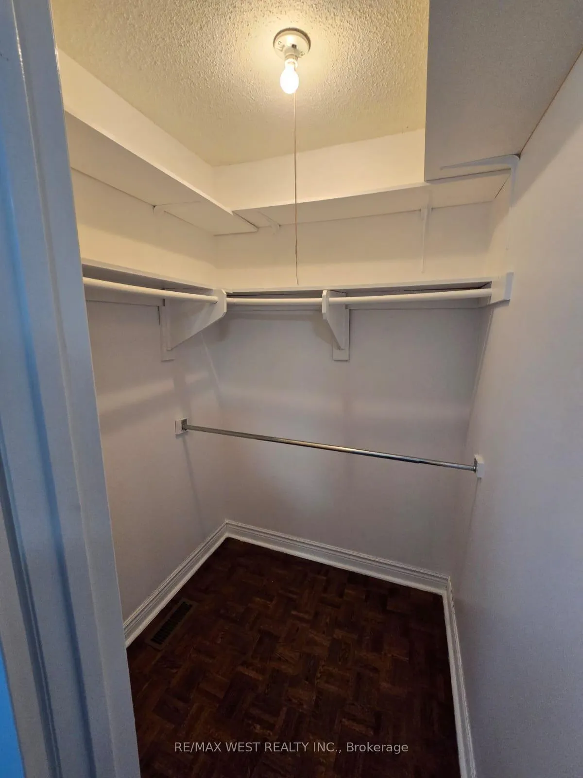 Photo 12 of Unit Upper, 2 Irish Moss Court, Vaughan, East Woodbridge — HOMEH
