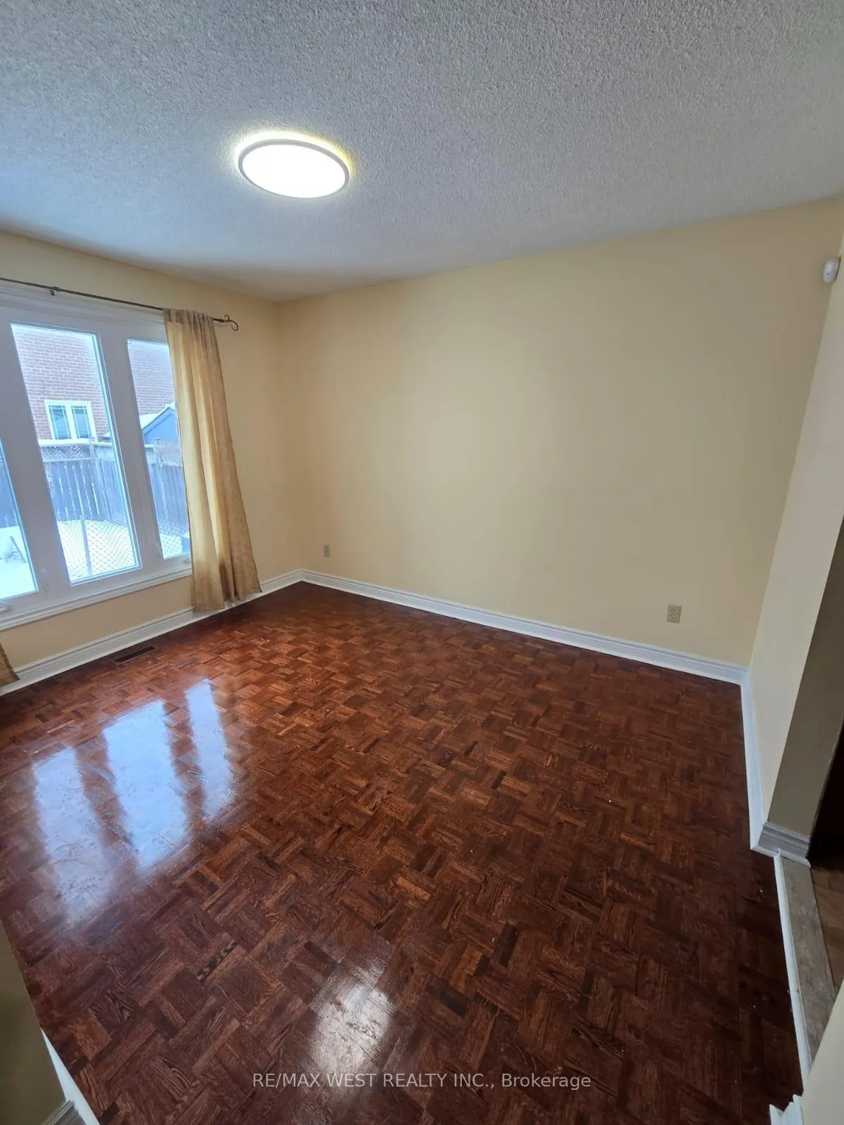 Photo 14 of Unit Upper, 2 Irish Moss Court, Vaughan, East Woodbridge — HOMEH