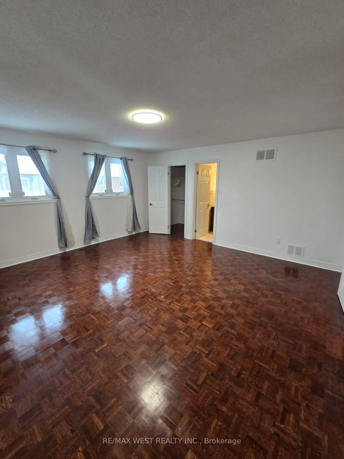 Photo 15 of Unit Upper, 2 Irish Moss Court, Vaughan, East Woodbridge — HOMEH