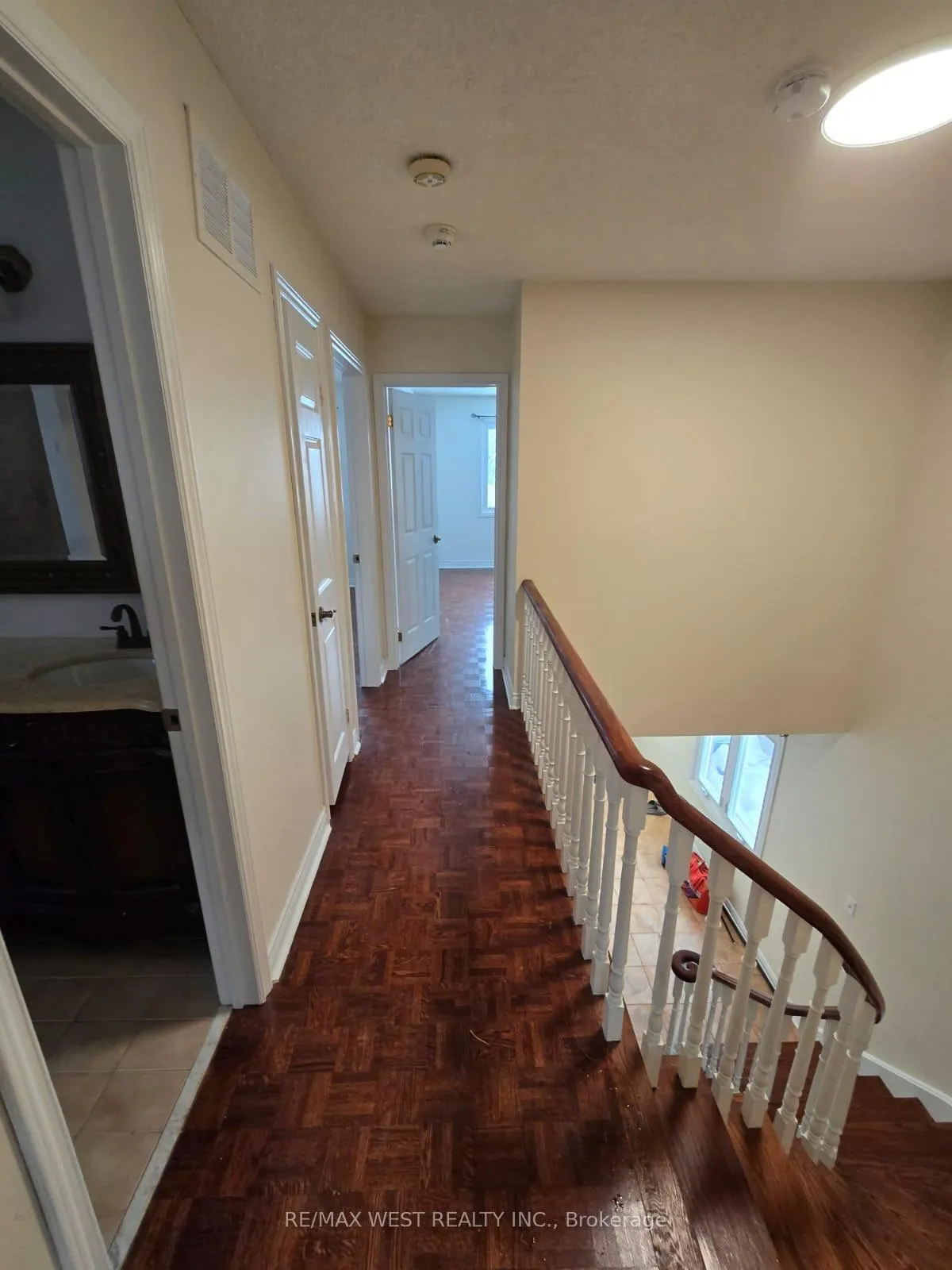 Photo 16 of Unit Upper, 2 Irish Moss Court, Vaughan, East Woodbridge — HOMEH