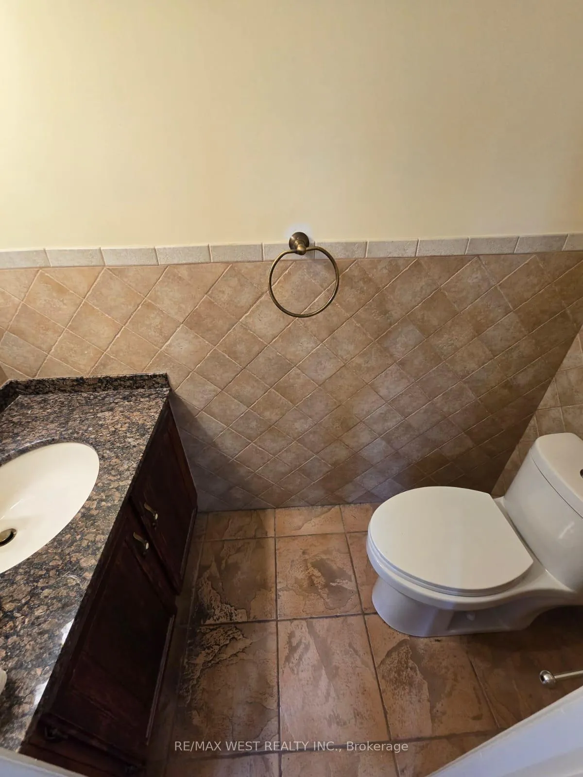 Photo 17 of Unit Upper, 2 Irish Moss Court, Vaughan, East Woodbridge — HOMEH