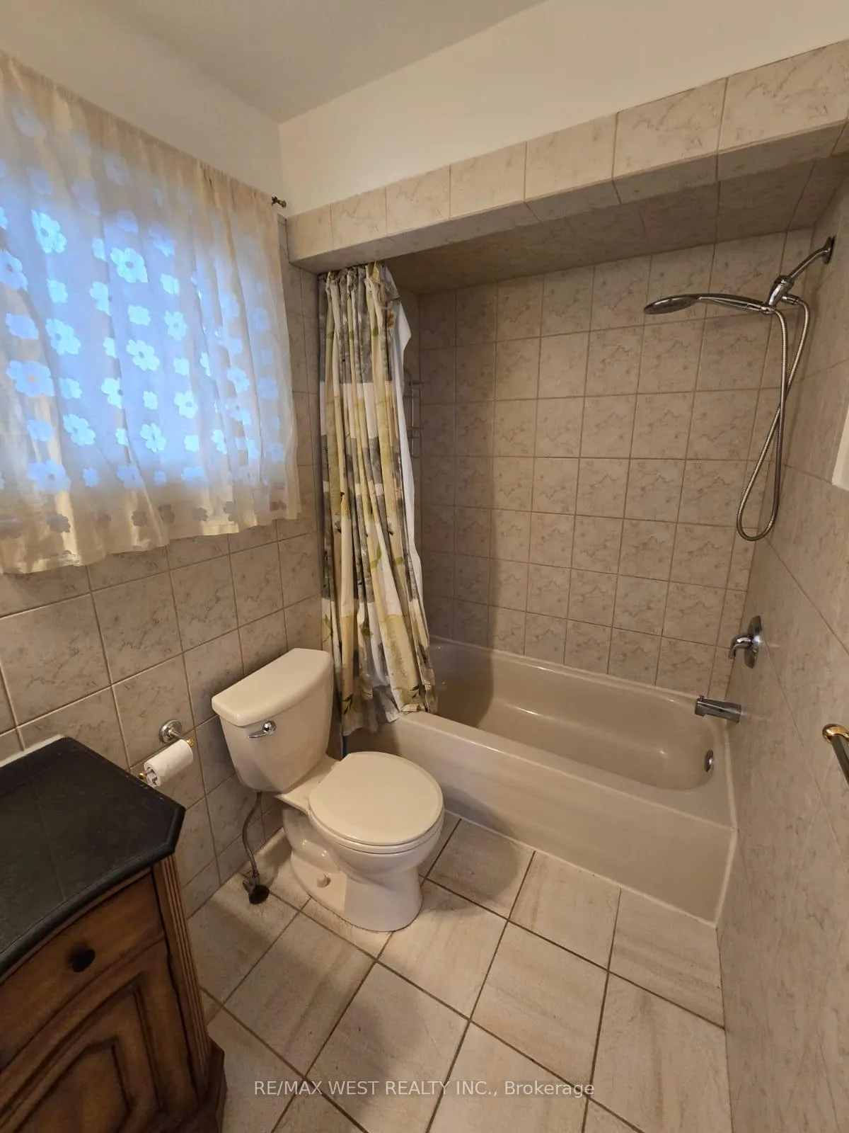 Photo 24 of Unit Upper, 2 Irish Moss Court, Vaughan, East Woodbridge — HOMEH