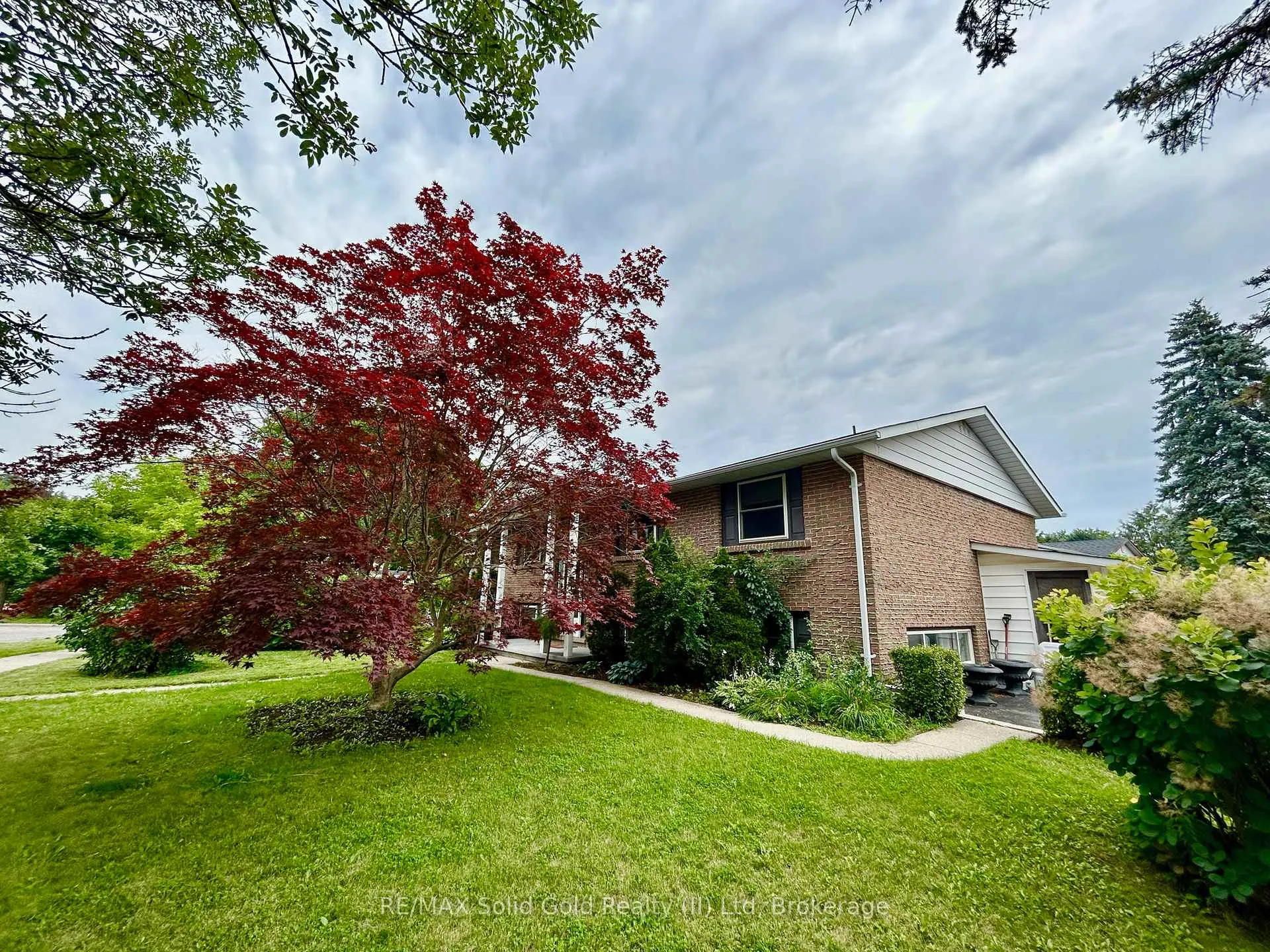 Photo 2 of Unit Lower, 4 Fernwood Place, Kitchener — HOMEH