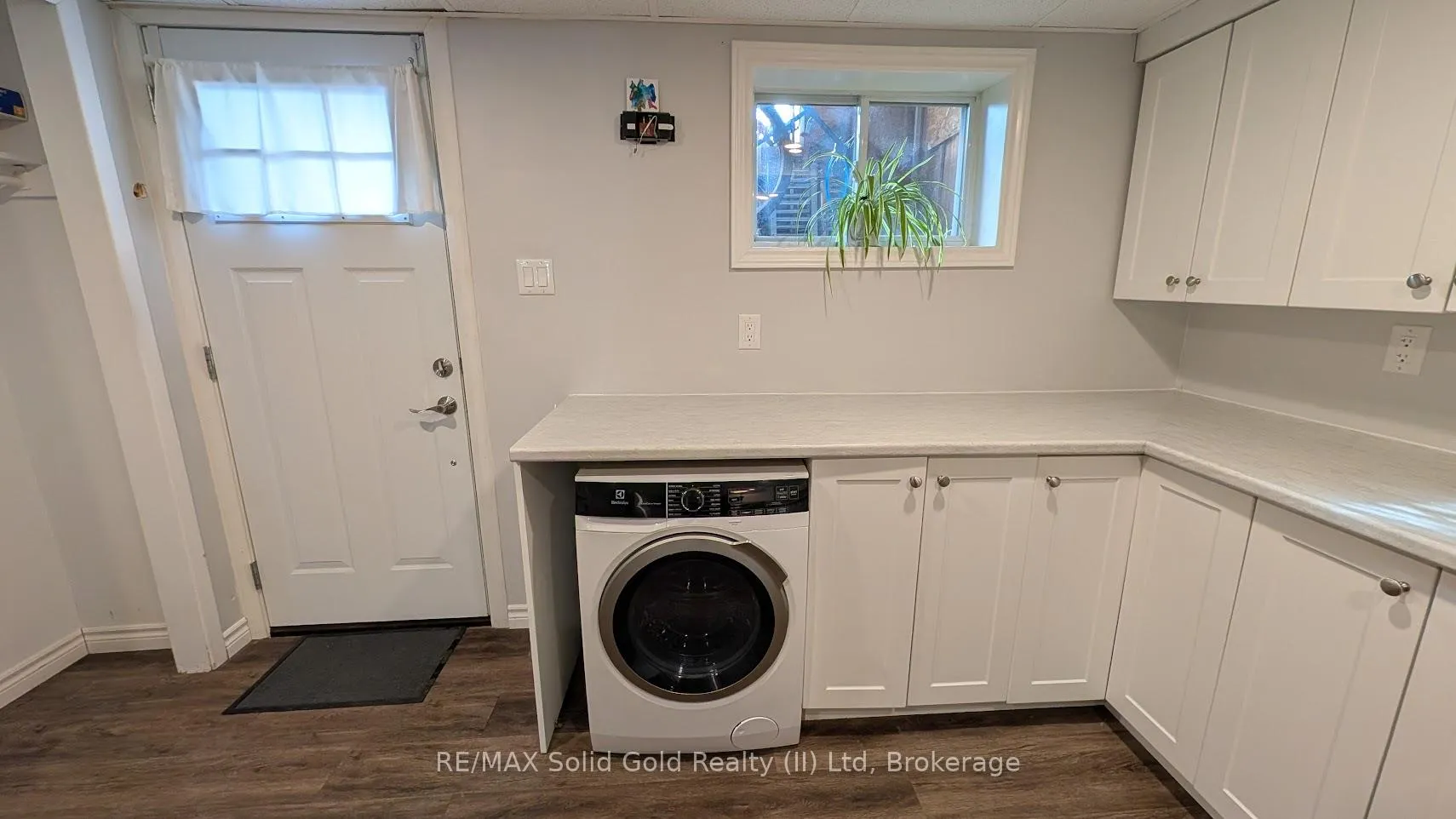 Photo 5 of Unit Lower, 4 Fernwood Place, Kitchener — HOMEH