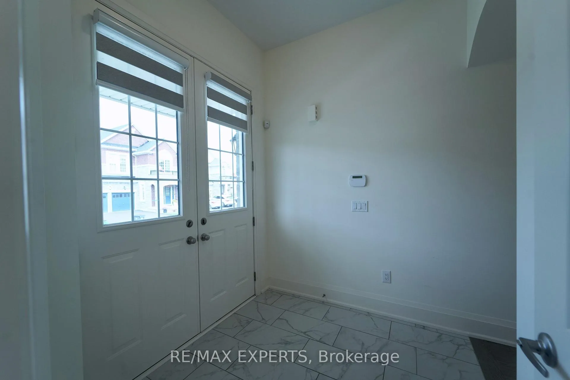 Photo 5 of 68 Donald Stewart Road, Brampton, Northwest Brampton — HOMEH