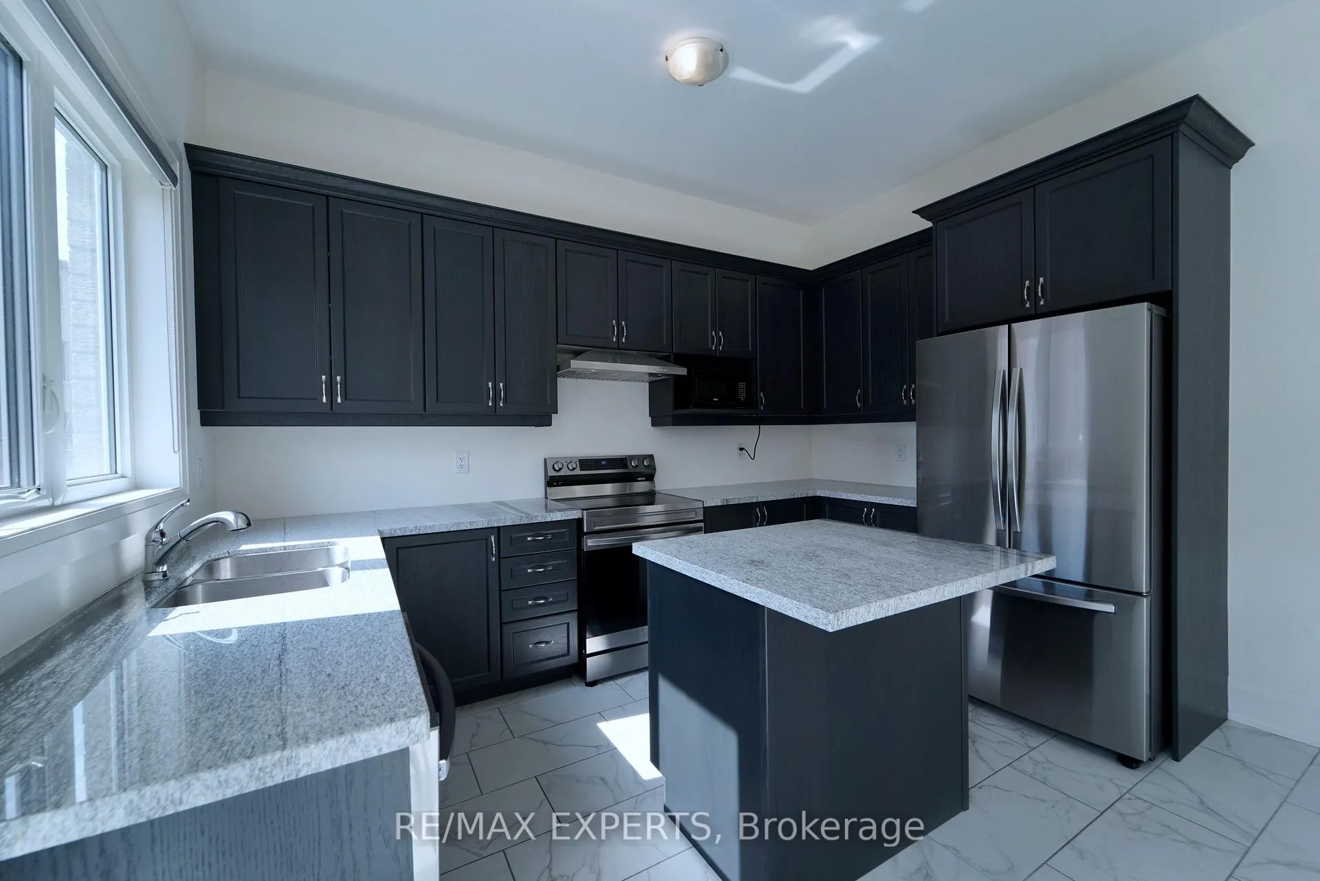 Photo 8 of 68 Donald Stewart Road, Brampton, Northwest Brampton — HOMEH