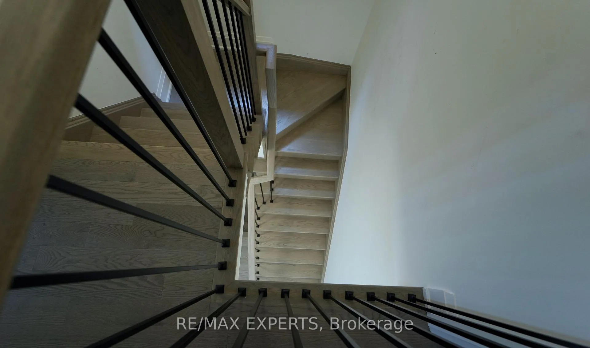 Photo 17 of 68 Donald Stewart Road, Brampton, Northwest Brampton — HOMEH