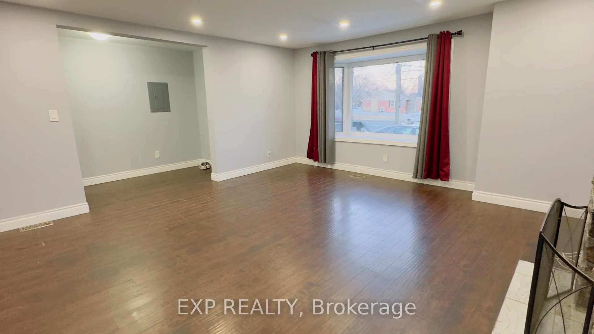 Photo 3 of Unit Main, 39 Centennial Parkway S, Hamilton, Stoney Creek — HOMEH