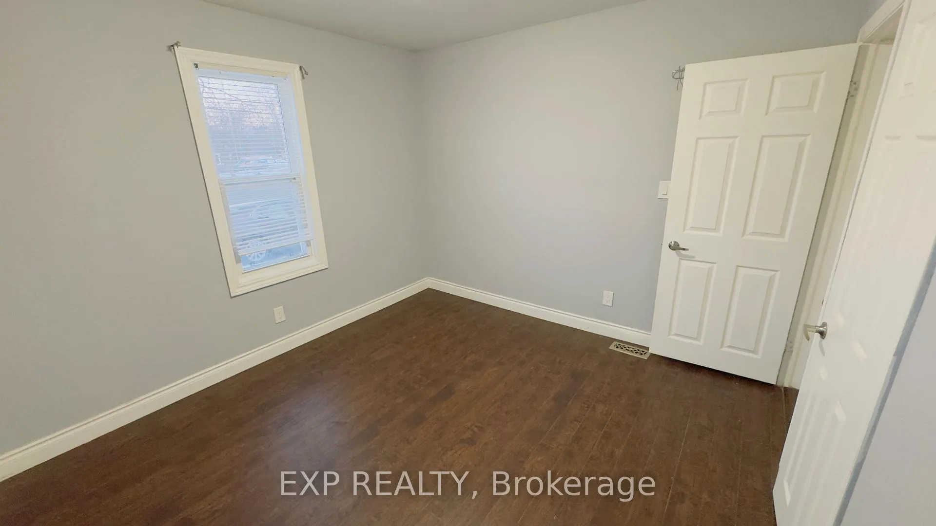 Photo 6 of Unit Main, 39 Centennial Parkway S, Hamilton, Stoney Creek — HOMEH