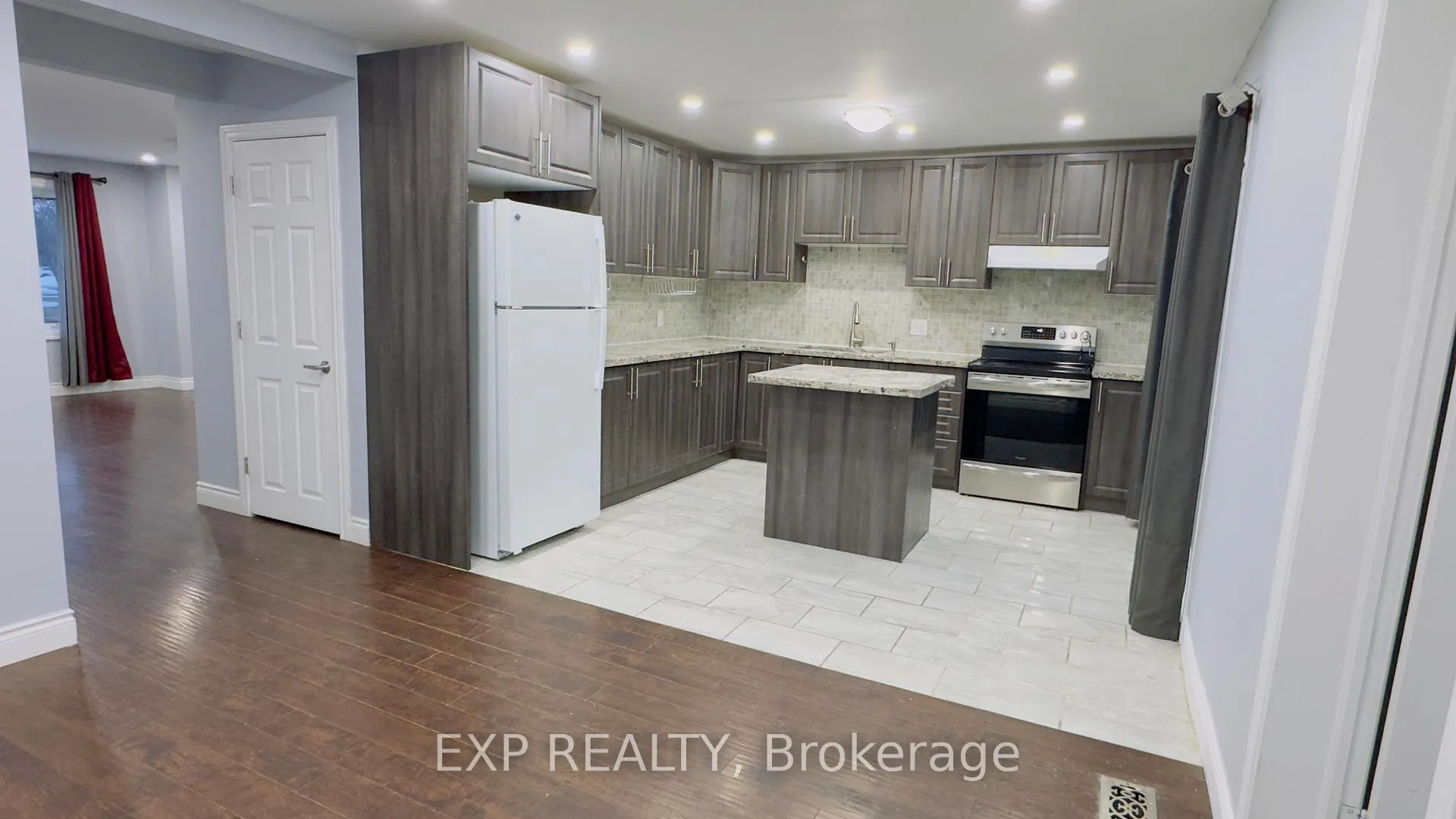Photo 13 of Unit Main, 39 Centennial Parkway S, Hamilton, Stoney Creek — HOMEH