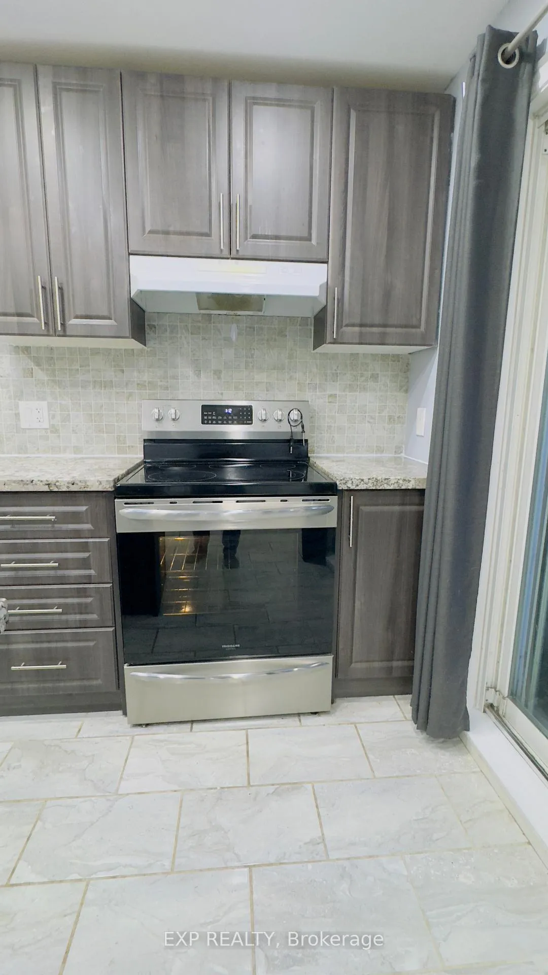 Photo 14 of Unit Main, 39 Centennial Parkway S, Hamilton, Stoney Creek — HOMEH