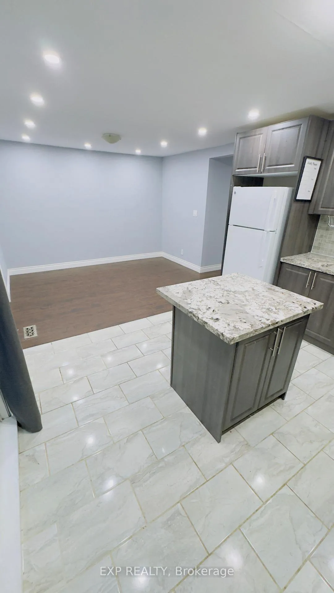 Photo 18 of Unit Main, 39 Centennial Parkway S, Hamilton, Stoney Creek — HOMEH