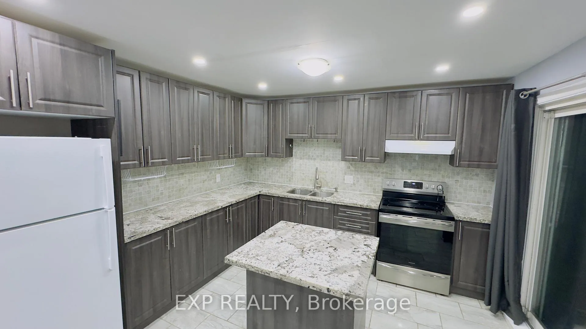 Photo 20 of Unit Main, 39 Centennial Parkway S, Hamilton, Stoney Creek — HOMEH