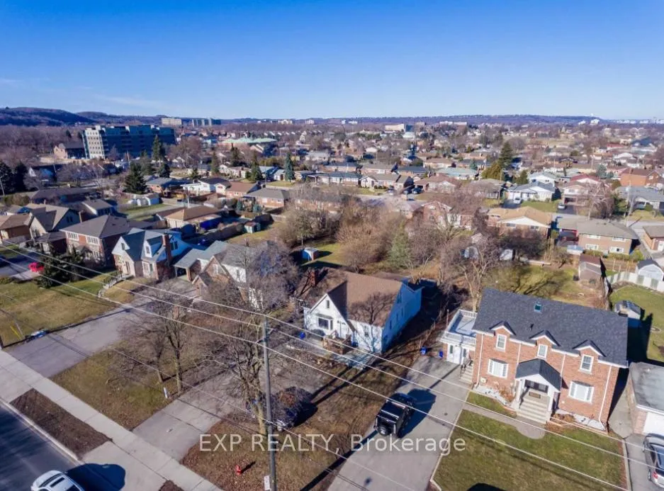 Photo 21 of Unit Main, 39 Centennial Parkway S, Hamilton, Stoney Creek — HOMEH
