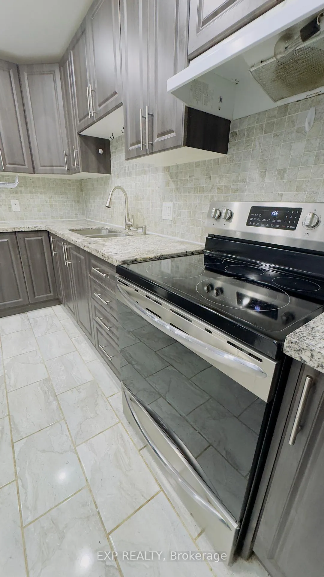 Photo 22 of Unit Main, 39 Centennial Parkway S, Hamilton, Stoney Creek — HOMEH
