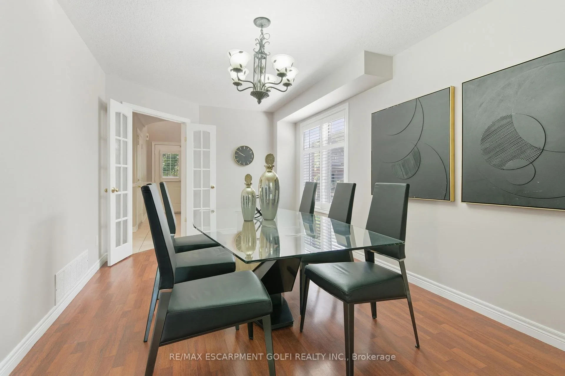 Photo 4 of 213 Dorchester Drive, Grimsby, Grimsby East — HOMEH