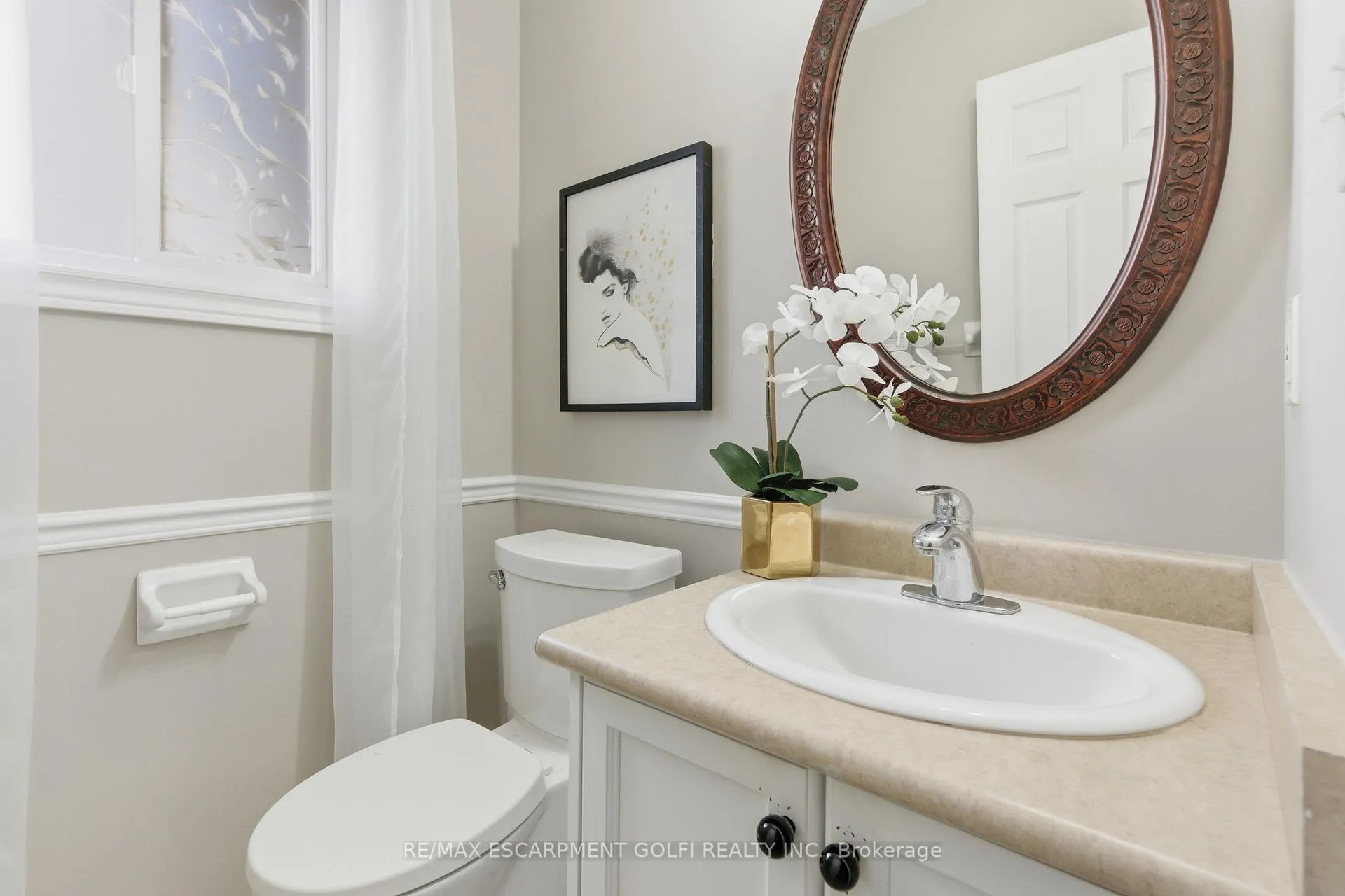 Photo 5 of 213 Dorchester Drive, Grimsby, Grimsby East — HOMEH