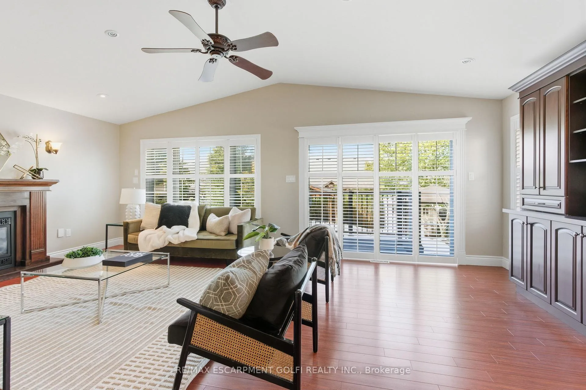 Photo 10 of 213 Dorchester Drive, Grimsby, Grimsby East — HOMEH
