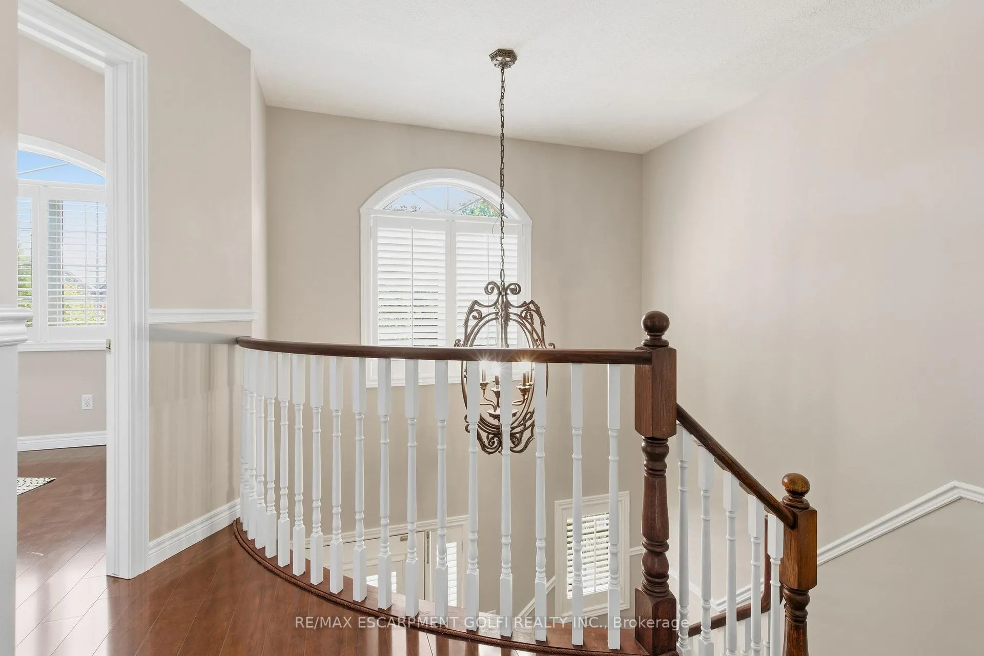 Photo 14 of 213 Dorchester Drive, Grimsby, Grimsby East — HOMEH