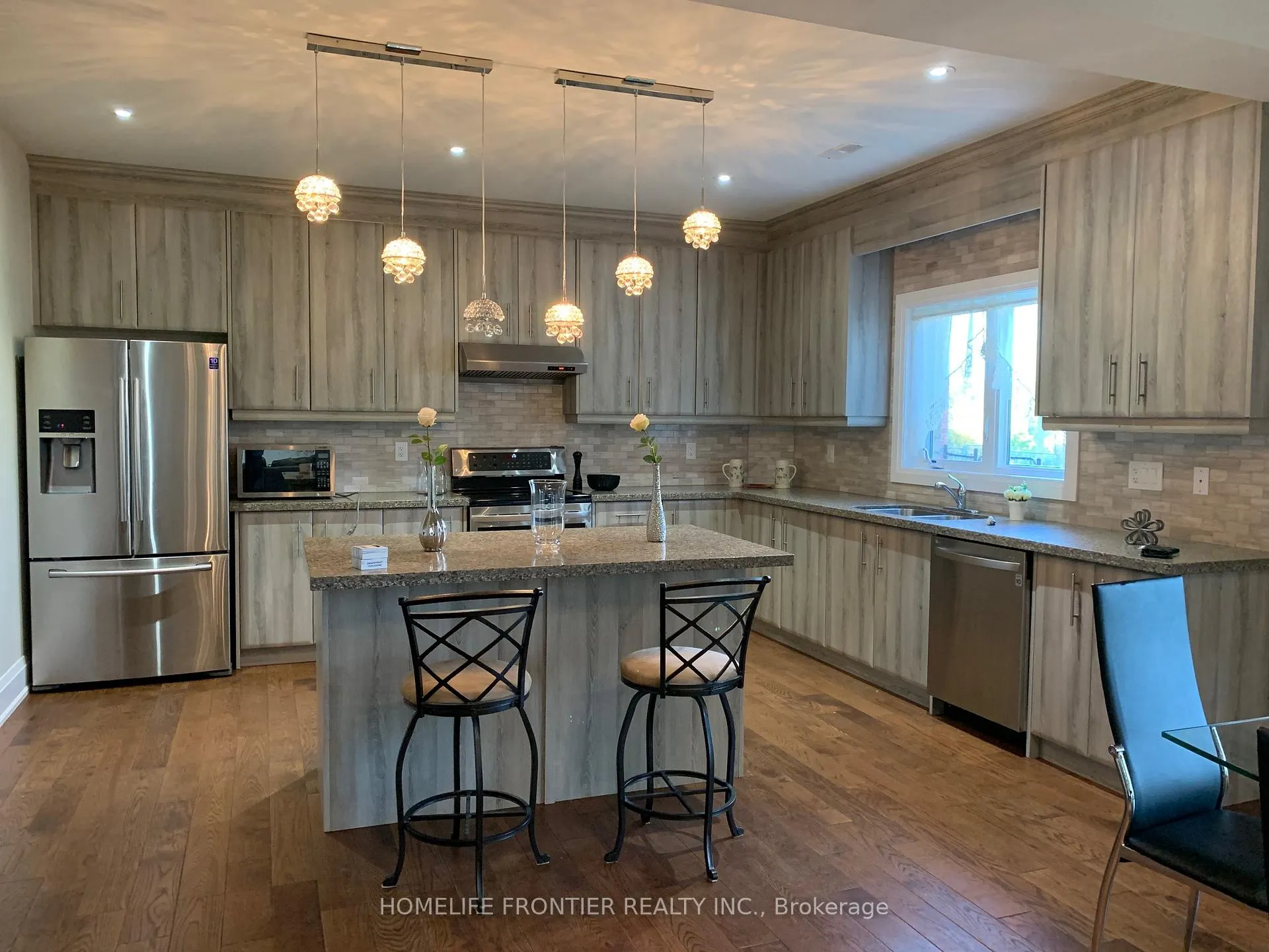 Photo 3 of 661 Park Road, Innisfil, Alcona — HOMEH