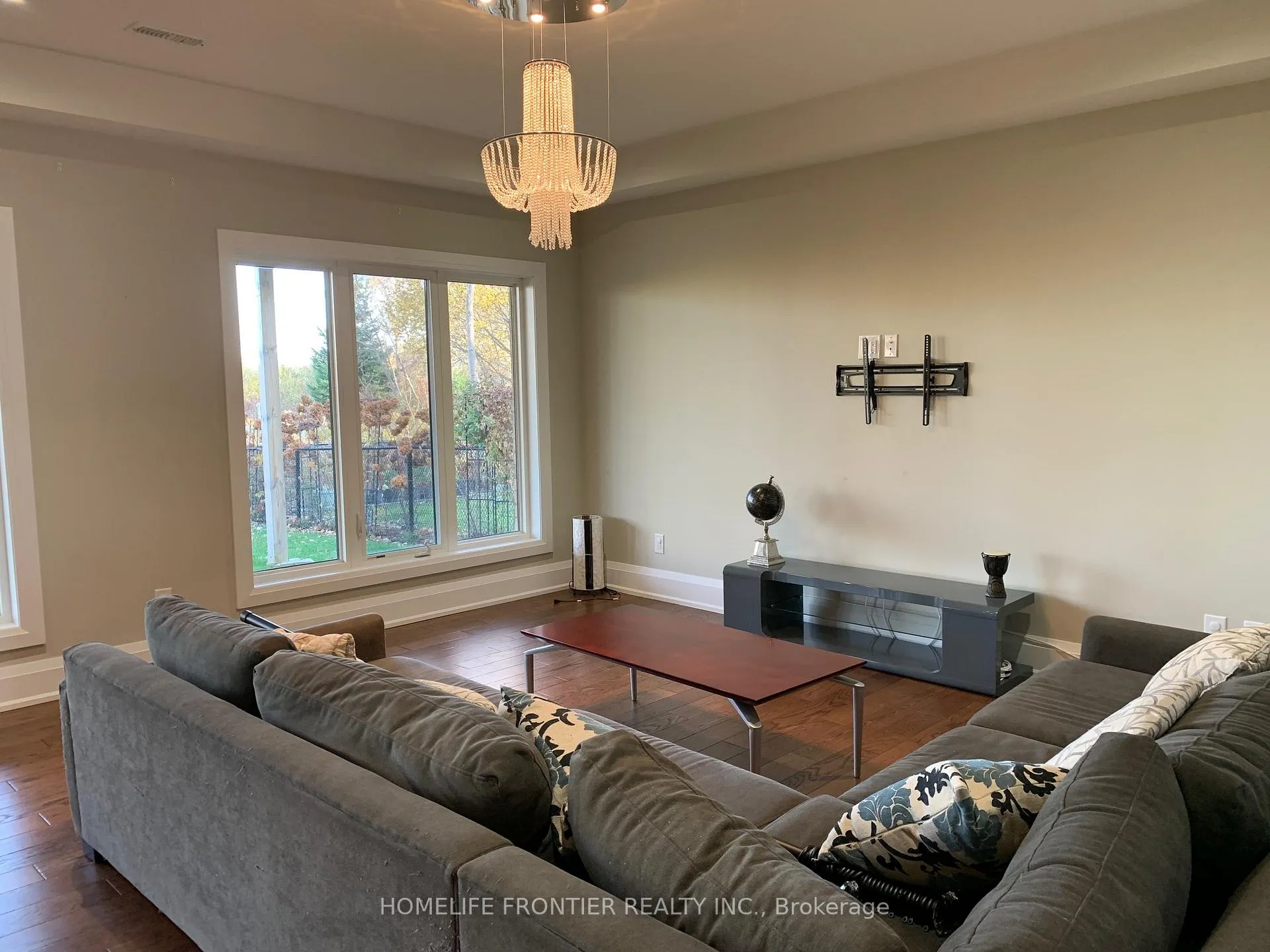 Photo 4 of 661 Park Road, Innisfil, Alcona — HOMEH