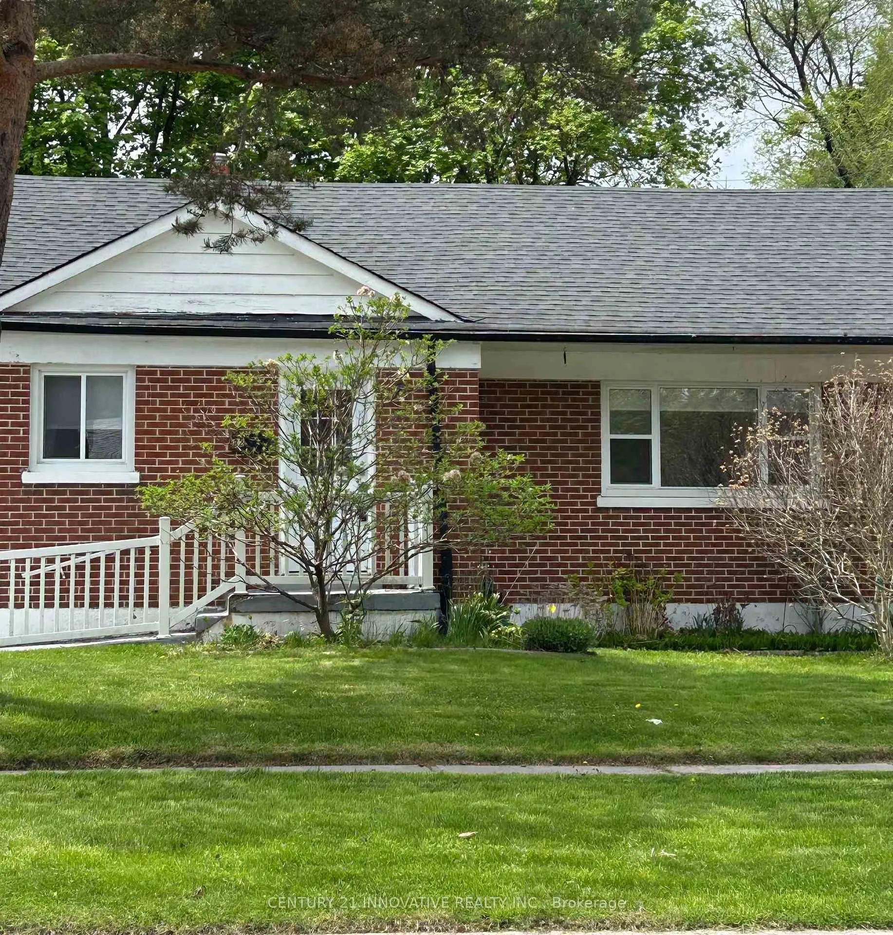 Front of Unit Main, 82 Admiral Road
