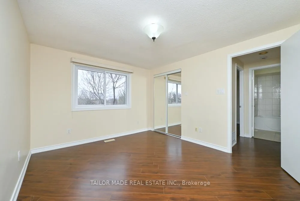 Photo 15 of 17 Hyde Park Court, Brampton, Central Park — HOMEH