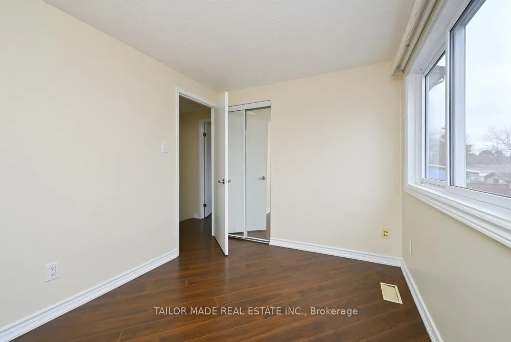 Photo 22 of 17 Hyde Park Court, Brampton, Central Park — HOMEH
