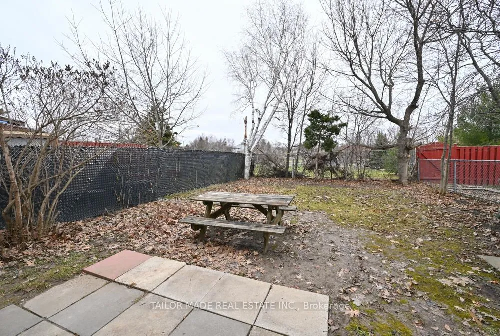 Photo 27 of 17 Hyde Park Court, Brampton, Central Park — HOMEH
