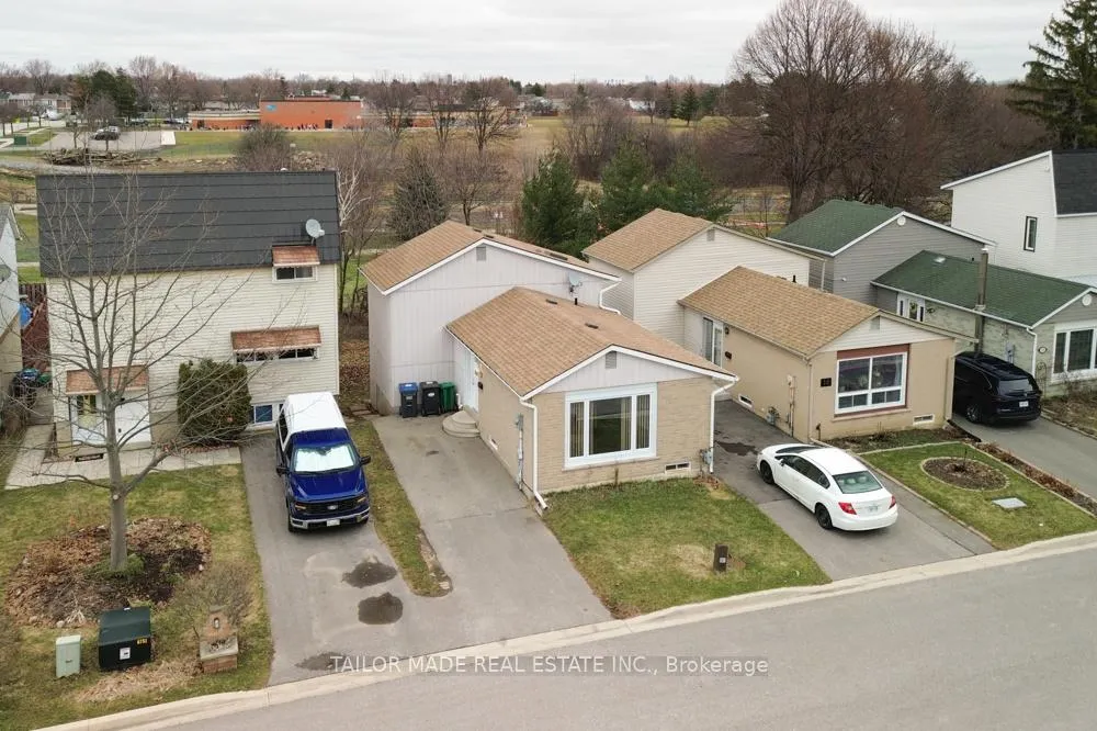 Photo 29 of 17 Hyde Park Court, Brampton, Central Park — HOMEH
