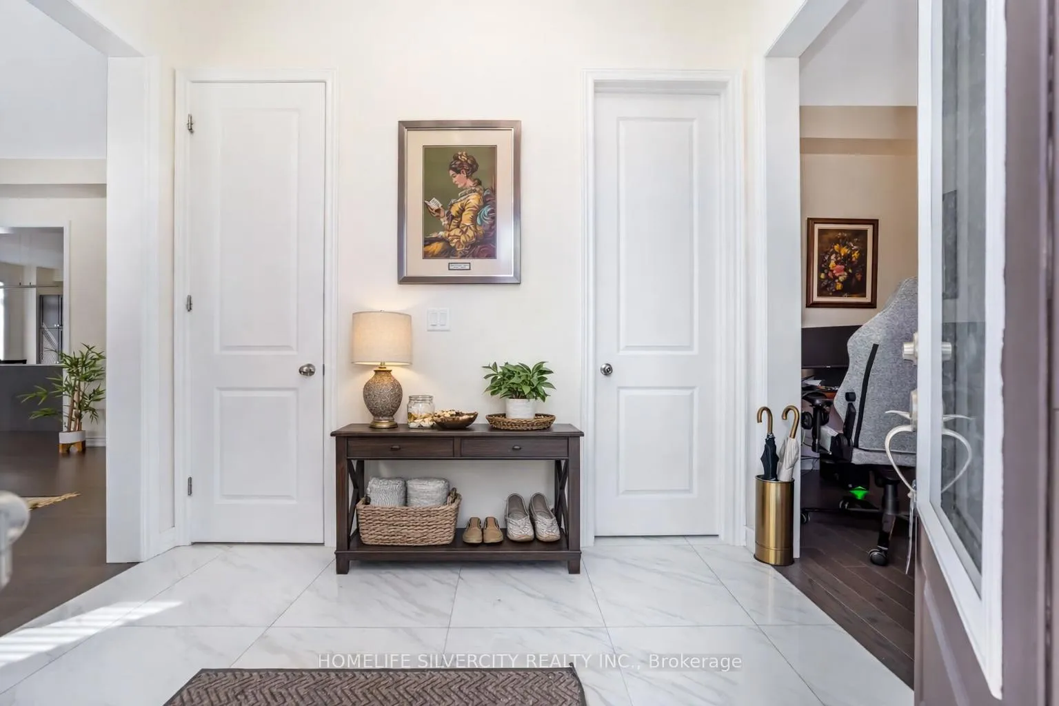 Photo 4 of 31 Canard Drive, Vaughan, Kleinburg — HOMEH