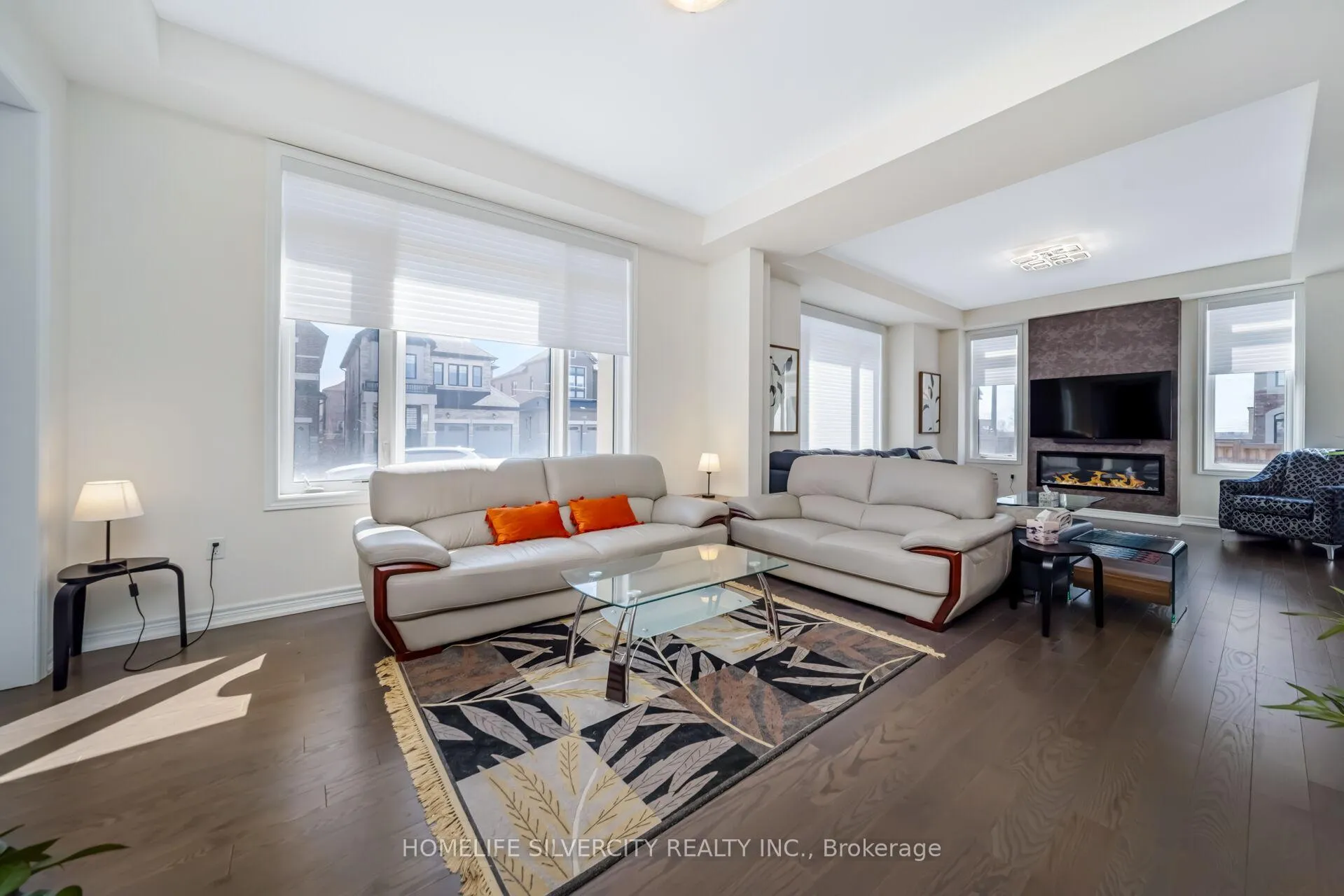 Photo 8 of 31 Canard Drive, Vaughan, Kleinburg — HOMEH