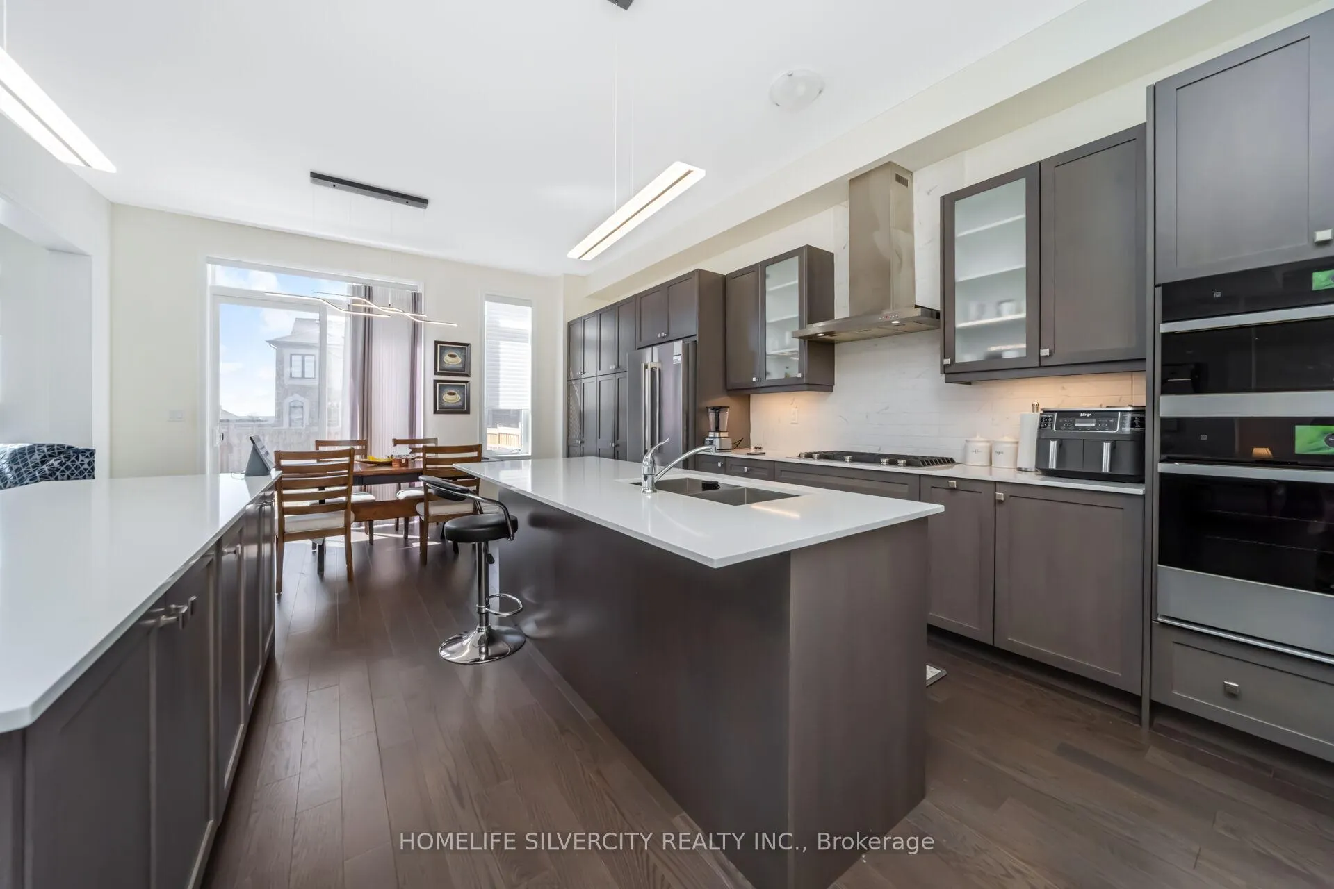 Photo 15 of 31 Canard Drive, Vaughan, Kleinburg — HOMEH