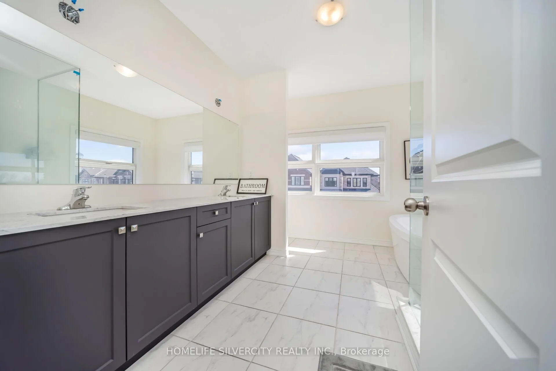 Photo 26 of 31 Canard Drive, Vaughan, Kleinburg — HOMEH