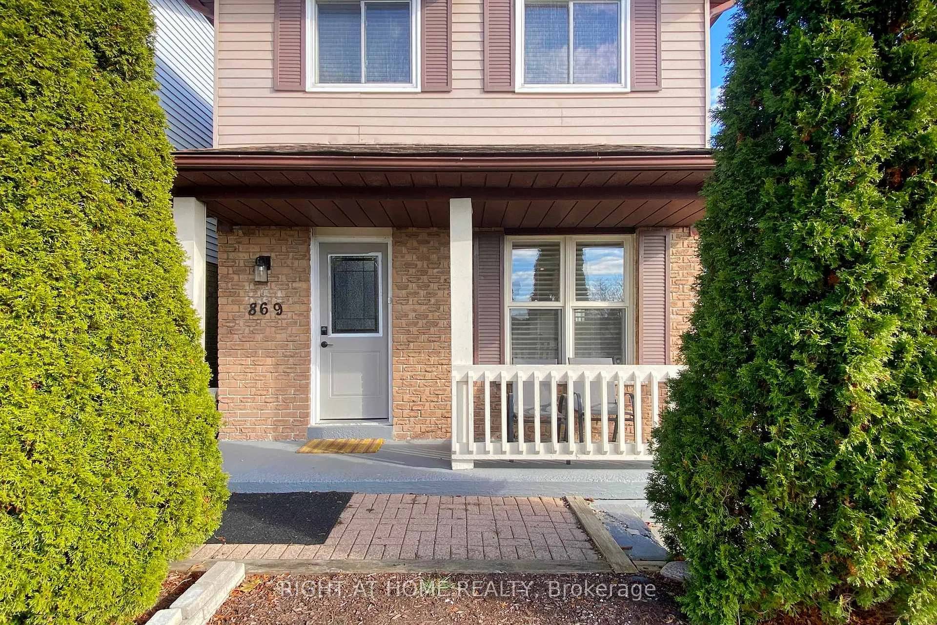 Photo 4 of 869 Attersley Drive, Oshawa, Pinecrest — HOMEH