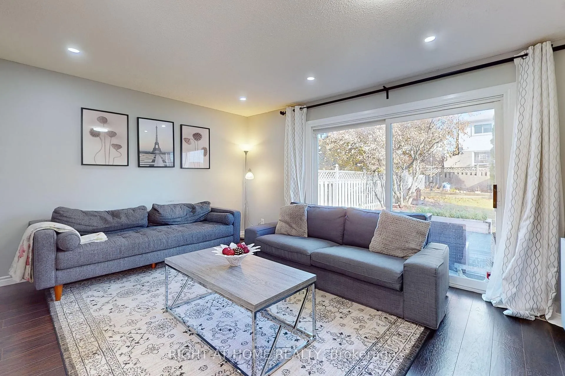 Photo 5 of 869 Attersley Drive, Oshawa, Pinecrest — HOMEH