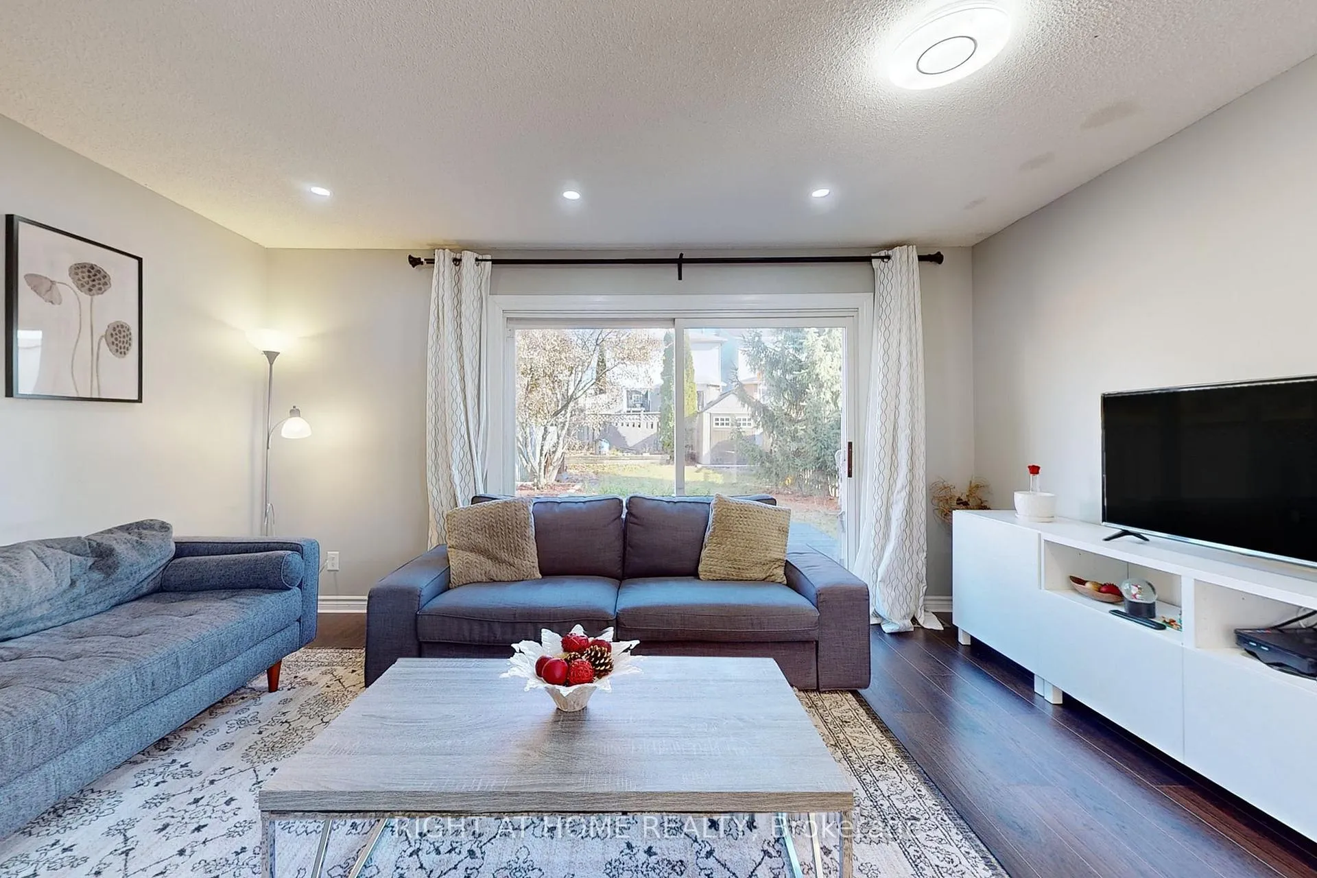 Photo 6 of 869 Attersley Drive, Oshawa, Pinecrest — HOMEH