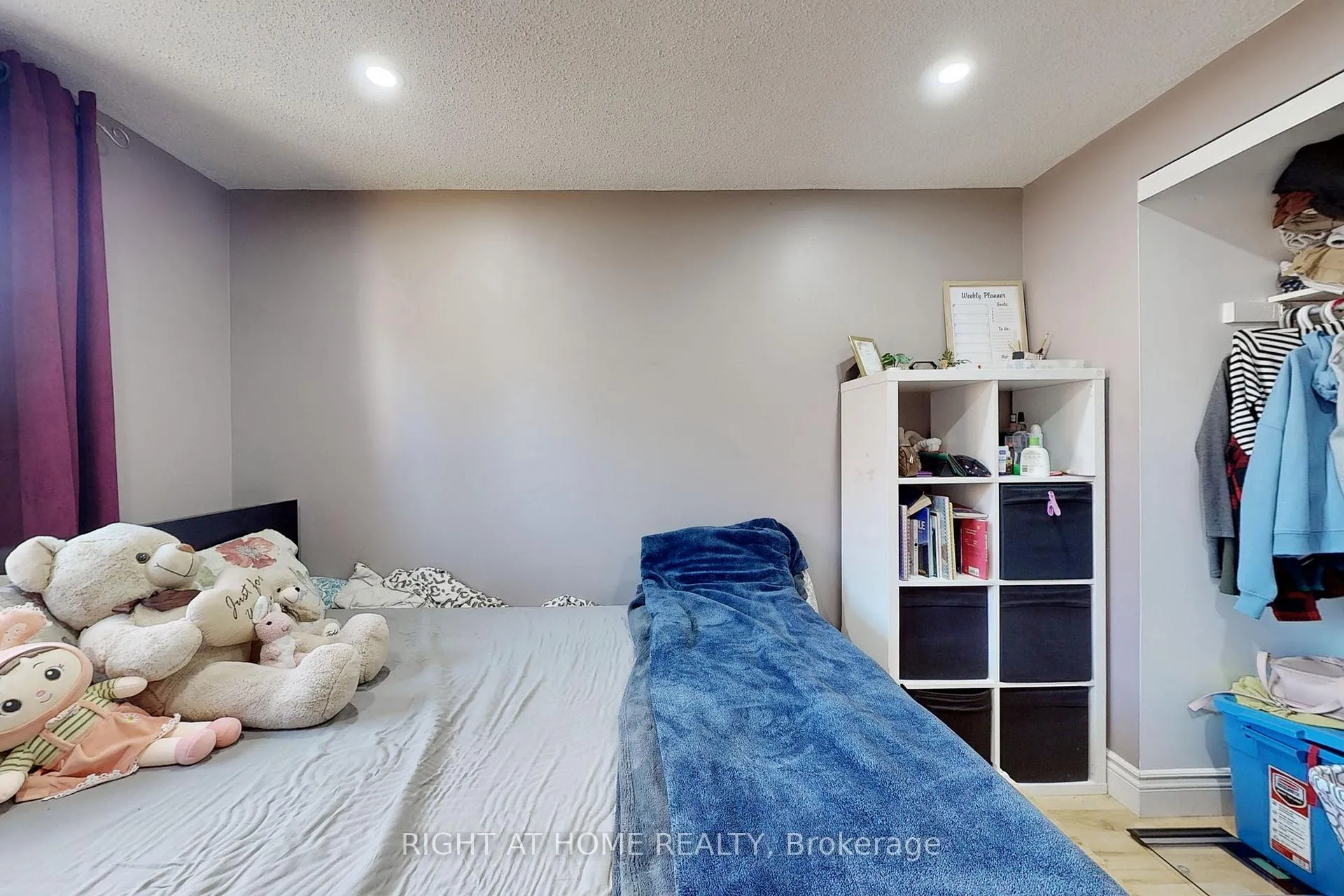 Photo 25 of 869 Attersley Drive, Oshawa, Pinecrest — HOMEH