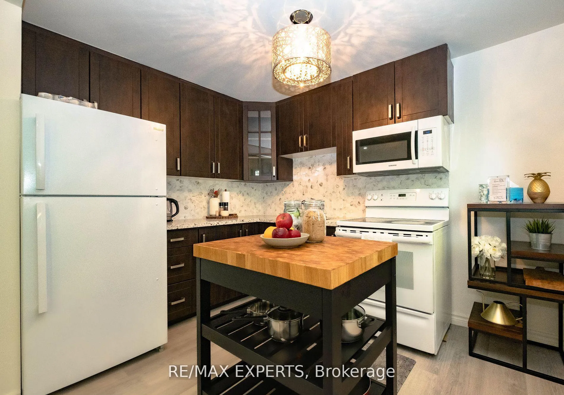 Photo 9 of 2367 Lakeshore Drive, Ramara, Brechin — HOMEH