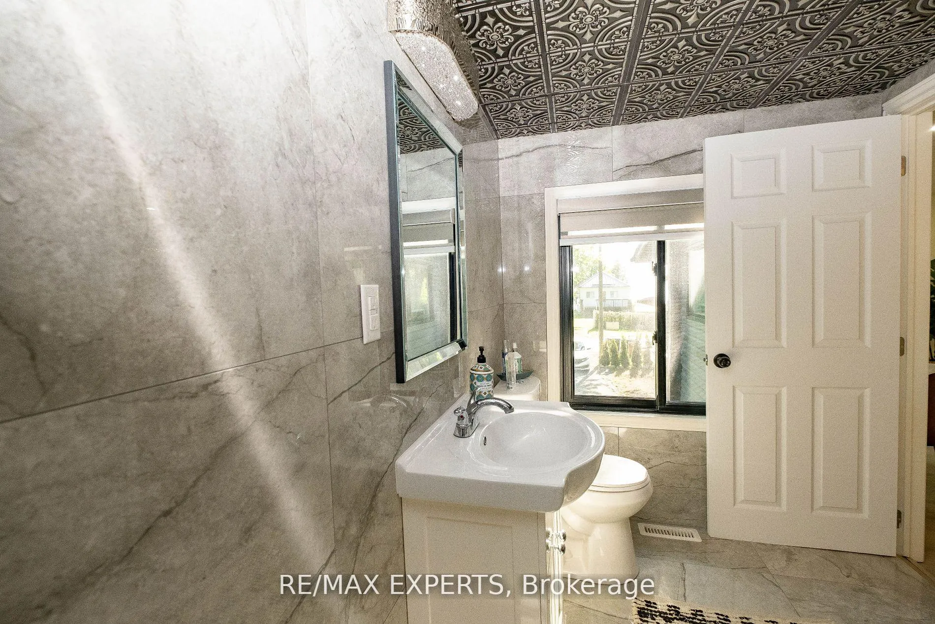Photo 12 of 2367 Lakeshore Drive, Ramara, Brechin — HOMEH