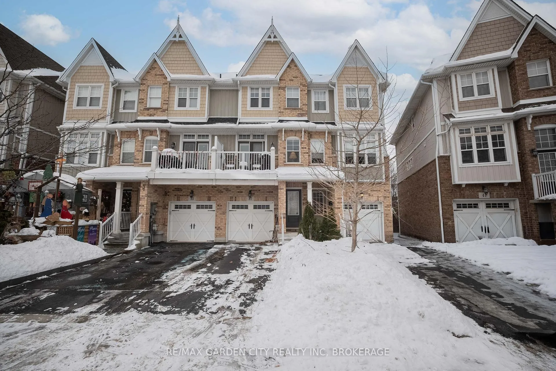 Photo 1 of 37 Durksen Drive, St. Catharines, Downtown — HOMEH