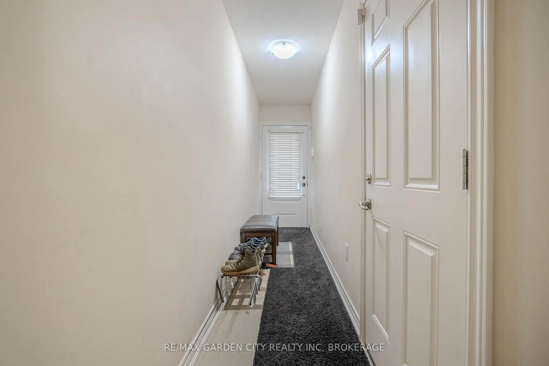 Photo 3 of 37 Durksen Drive, St. Catharines, Downtown — HOMEH